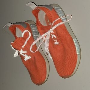 ADIDAS - NMD R1 (Trace Orange)🍊